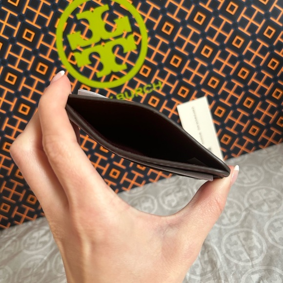 Tory Burch T Monogram Embossed Patent Leather Card Case Wallet Albarossa - Picture 5 of 8